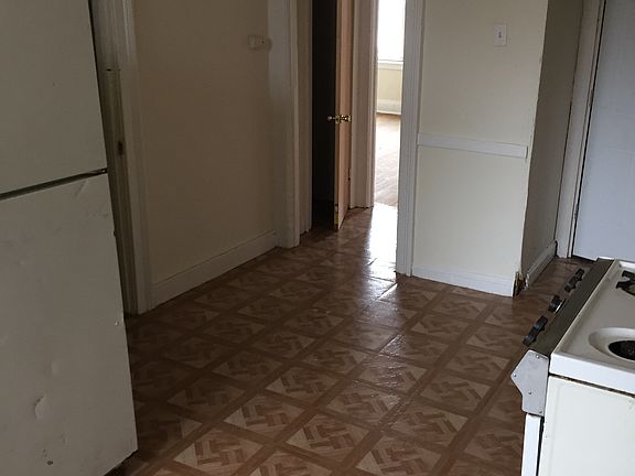 2nd image of 512 Washington Ave #1