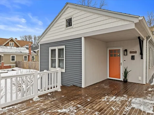 1608 N Astor St, Milwaukee, WI 53202