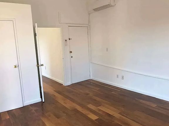 5th image of 1122 47th Ave APT 3L