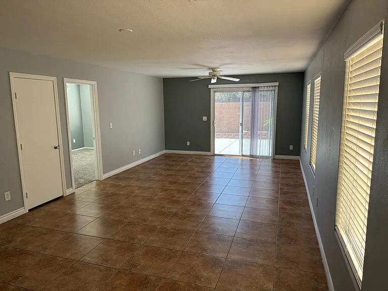 10039 Mystic Lake Ave — Photo 12
