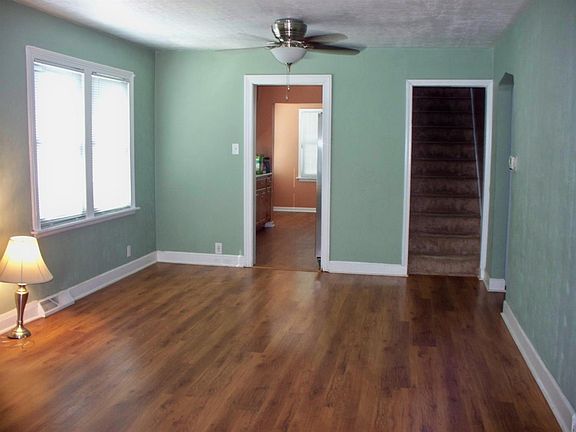 4th image of 2710 Schrage Ave