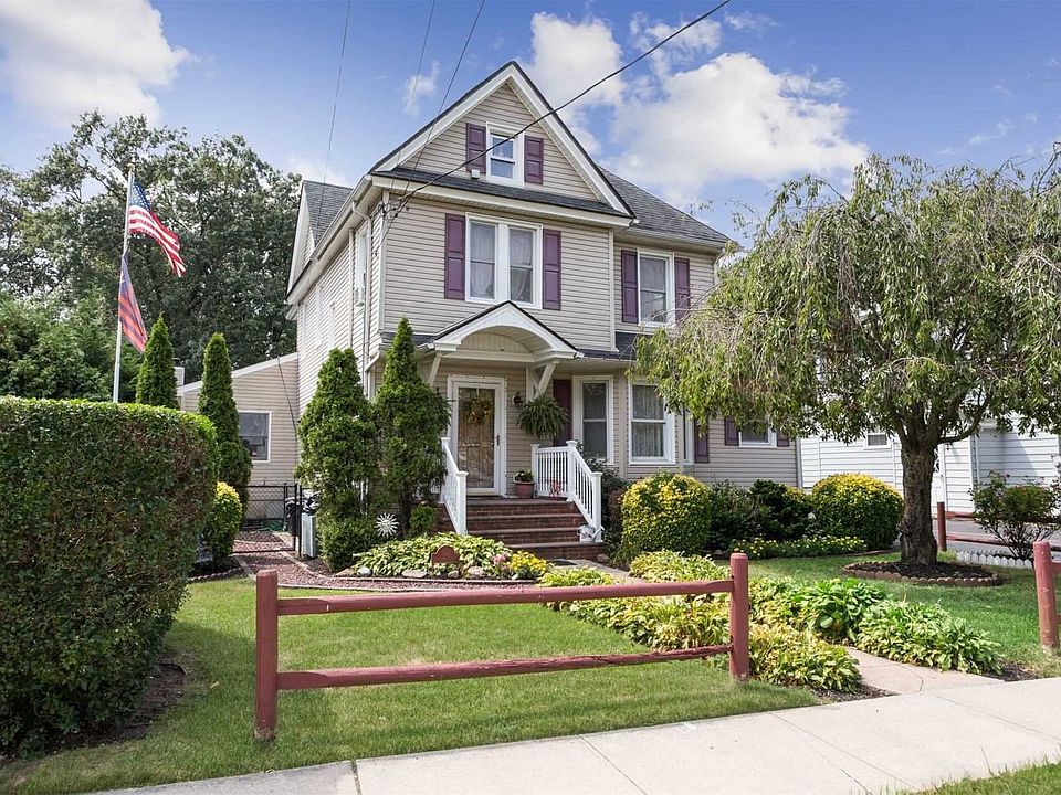 1st image of 300 Lakeview Ave