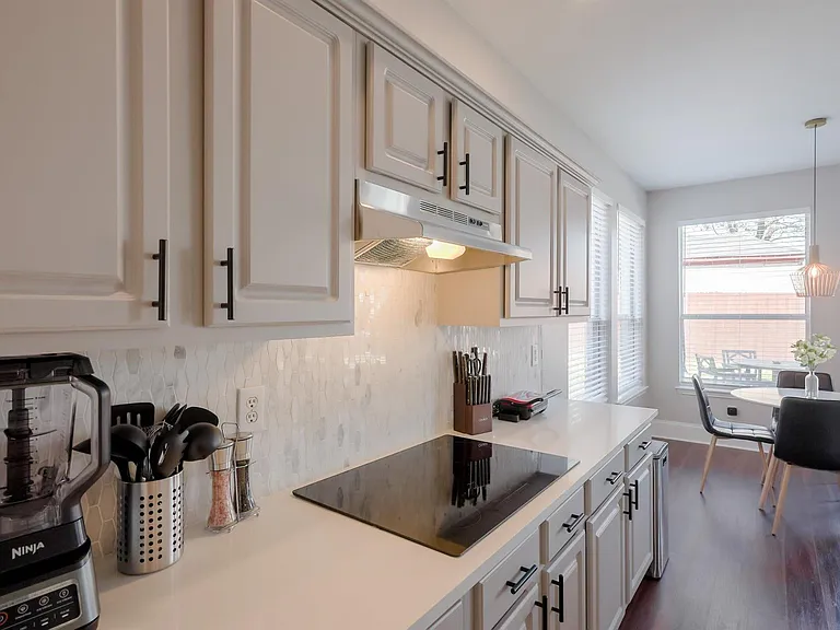2808 Wales Ct — Photo 11