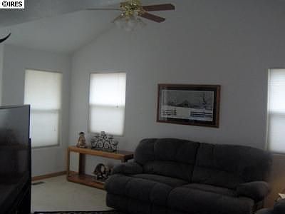 4th image of 430 Lilac Ave