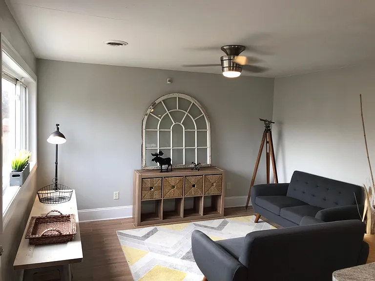 1427 Grogan Ave — Photo 5