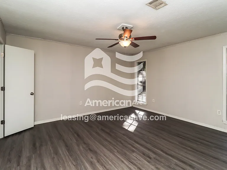 662408_009_main_bedroom_10.jpg