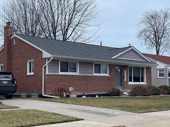 3rd image of 23255 Port St