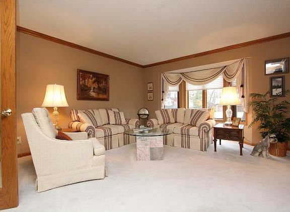 3rd image of 3720 Stonewood Ct