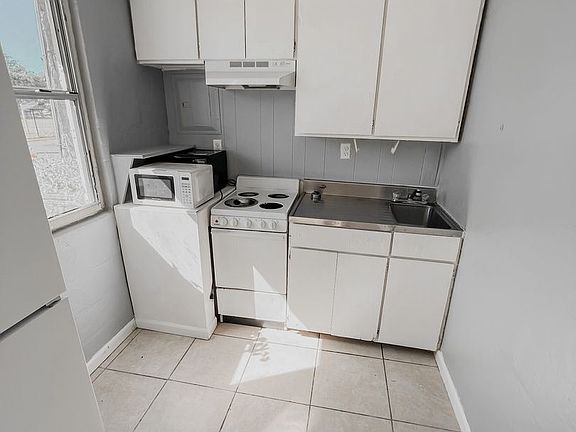 3rd image of 7 2nd St SE APT 3