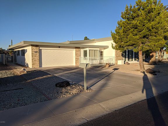 3rd image of 10641 W Mimosa Dr