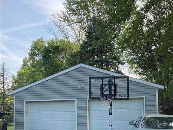 3rd image of 6526 Litchfield Ln