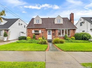 15835 87th St, Howard Beach, NY 11414