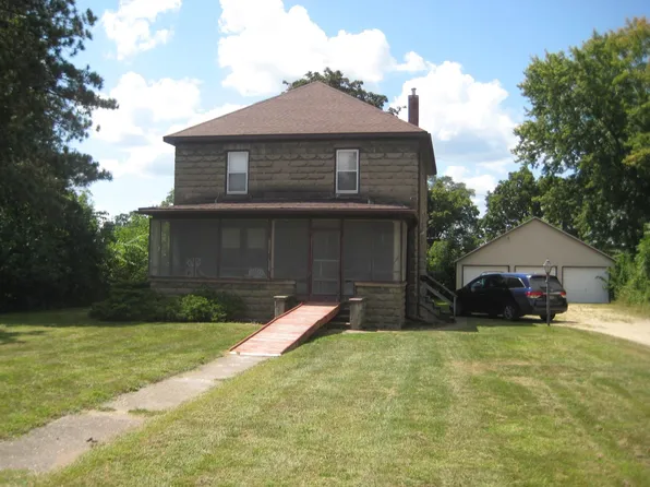 411 S Beaumont Rd, Prairie Du Chien, WI 53821