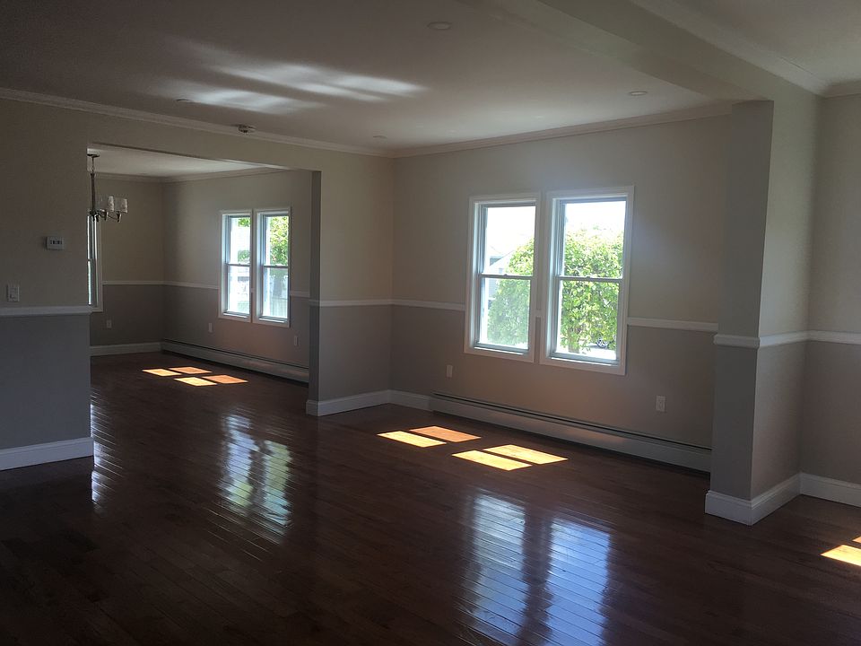 2nd image of 243-00 134 Ave