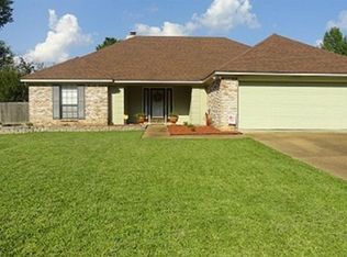 802 Windward Dr, Richland, MS 39218
