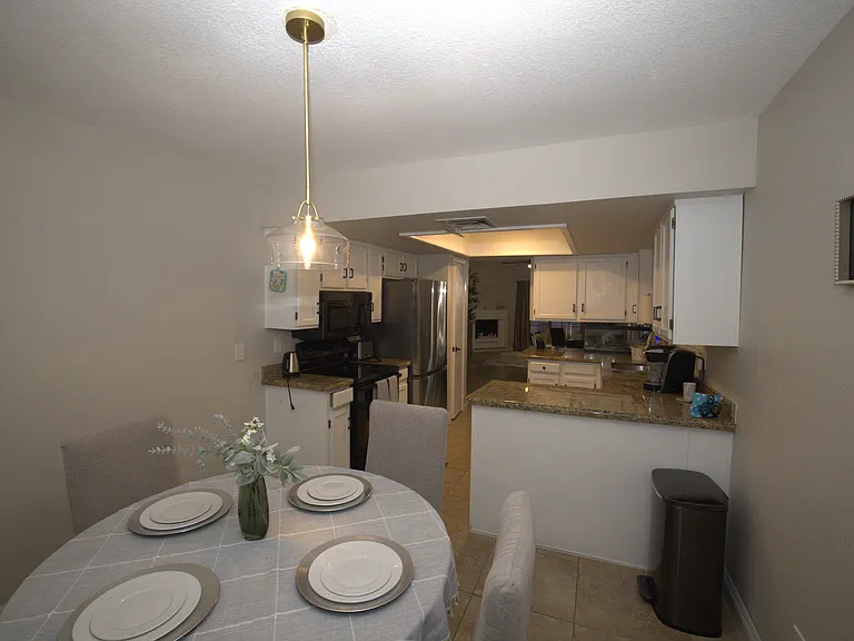 7744 W Jenan Dr — Photo 5