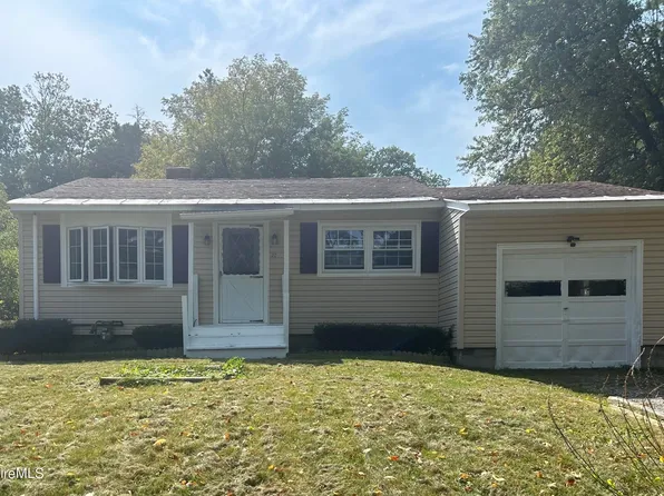 20 Irwin St, Lanesborough, MA 01237