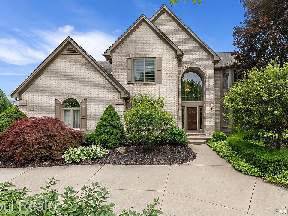 1st image of 40664 Coachwood Cir