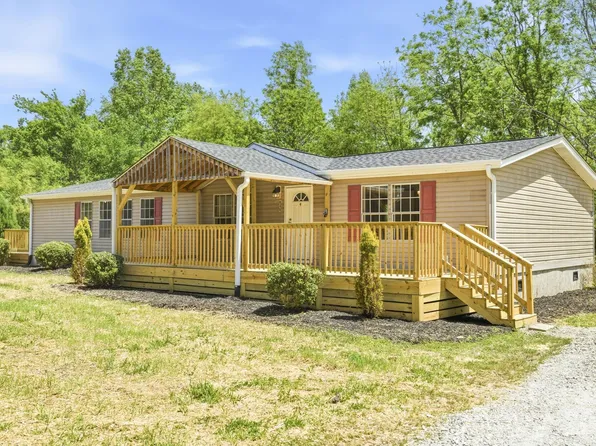 6490 Willow Rd, Hendersonville, NC 28739