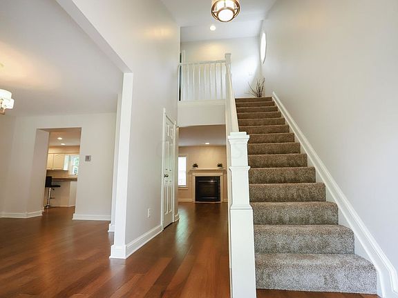 3rd image of 247 Pairan Ln