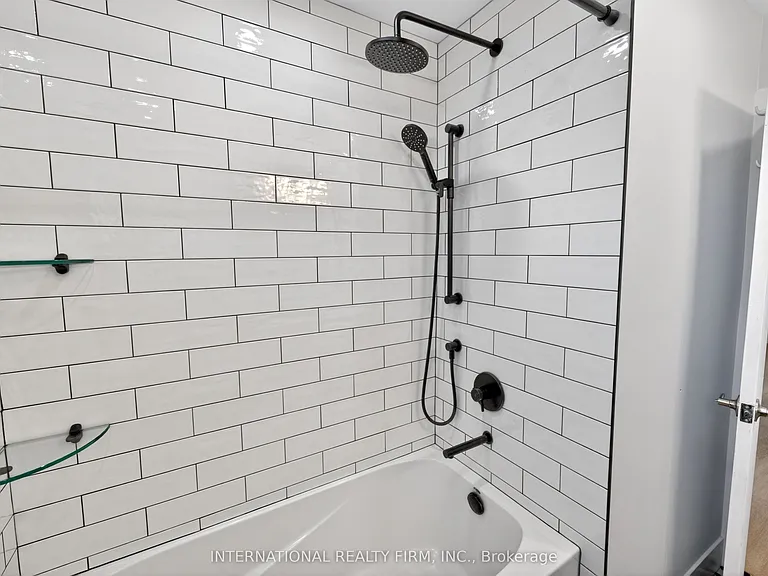 26 Dellbrook Cres — Photo 21
