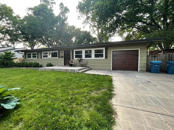 7608 Mohawk St, Prairie Village, KS 66208