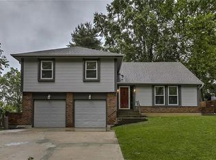 1004 SW 19th St, Blue Springs, MO 64015