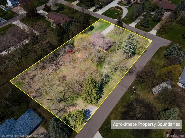 101 Aspinwall Dr, Troy, MI 48098