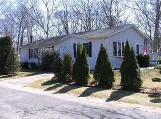 122 Mill Rd, Riverhead, NY 11901