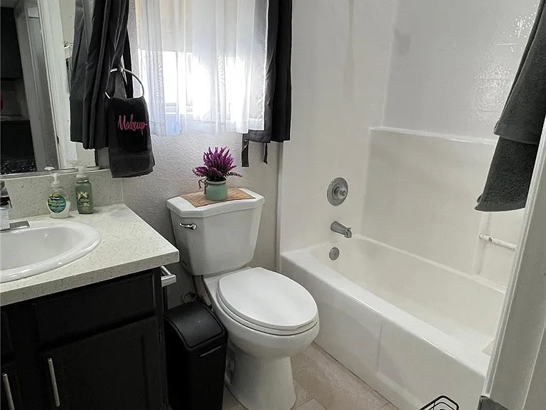 22862 Temet St — Photo 8