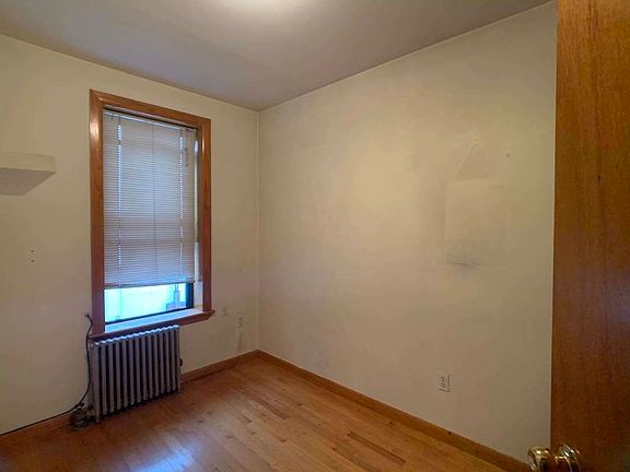 5th image of 106 Mulberry St #36