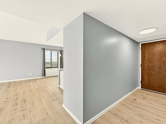 2nd image of 207 5th Ave SW APT 1001