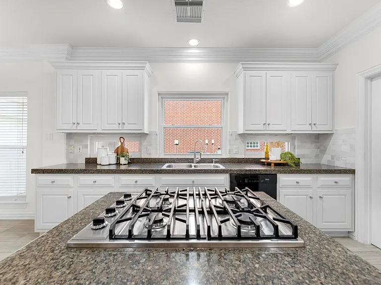 1622 Cottage Landing Ln — Photo 16