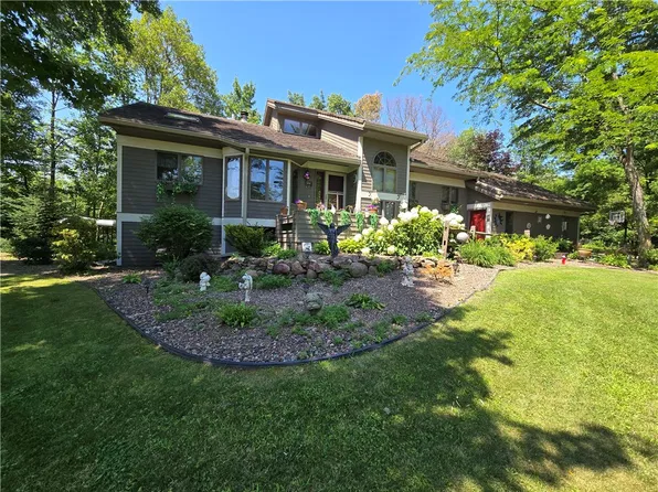 2715 Cherry Blossom Lane, Menomonie, WI 54751