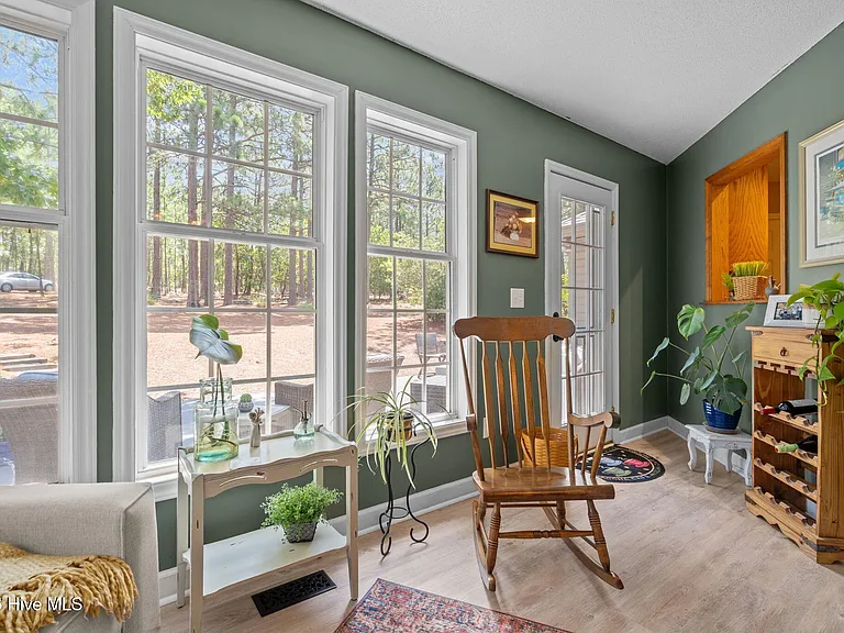 265 Longleaf Dr — Photo 15