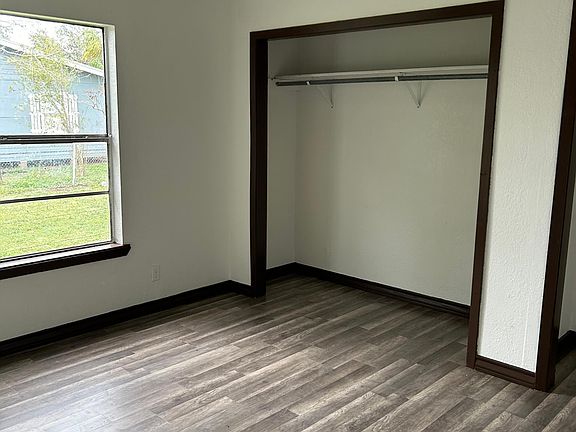3rd image of 565 California Rd