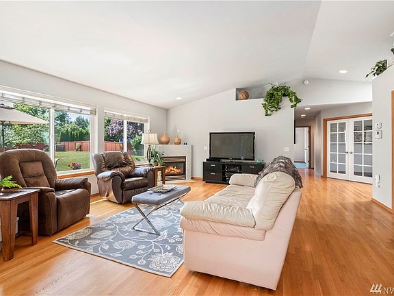 5th image of 13830 247th Ave SE