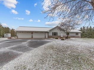 1248 Lakeview Rd, West Bend, WI 53090