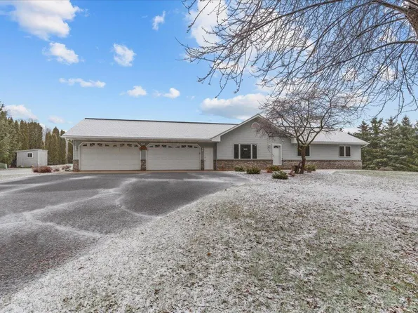 1248 Lakeview ROAD, West Bend, WI 53090