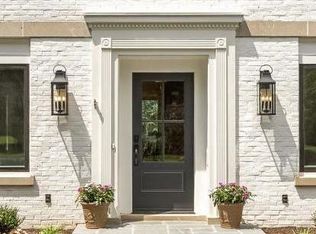 10700 Alloway Dr, Potomac, MD 20854