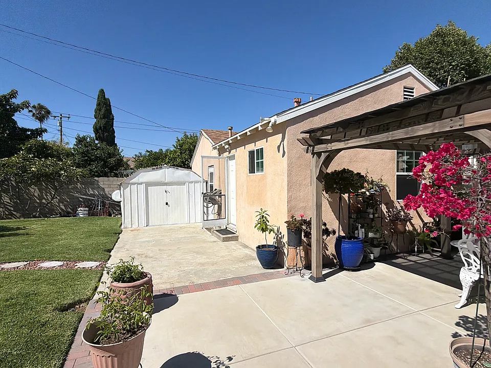 4147 Arica Ave