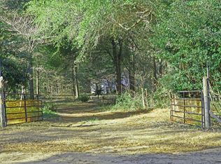 1109 Hickory Dr, Summerton, SC 29148
