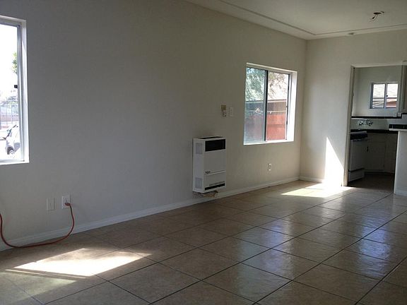 4th image of 144 E Park Ave