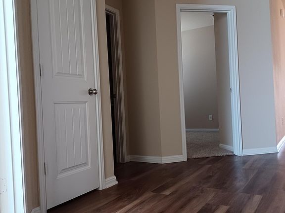 3rd image of 3045 Blantyre Bnd