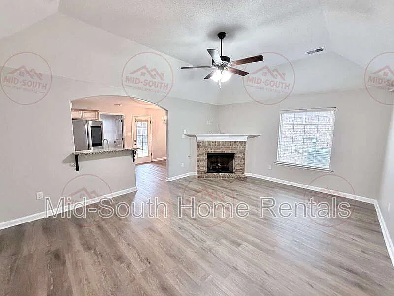 4 bed, 2.0 bath, 1725 sqft, $1,895 — Photo 3