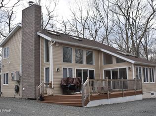 100 Goldrush Dr, Hawley, PA 18428