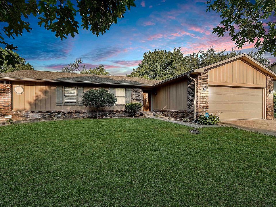 1st image of 7630 Venetian Way