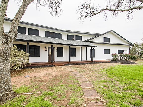 2nd image of 310 TAILWIND DR