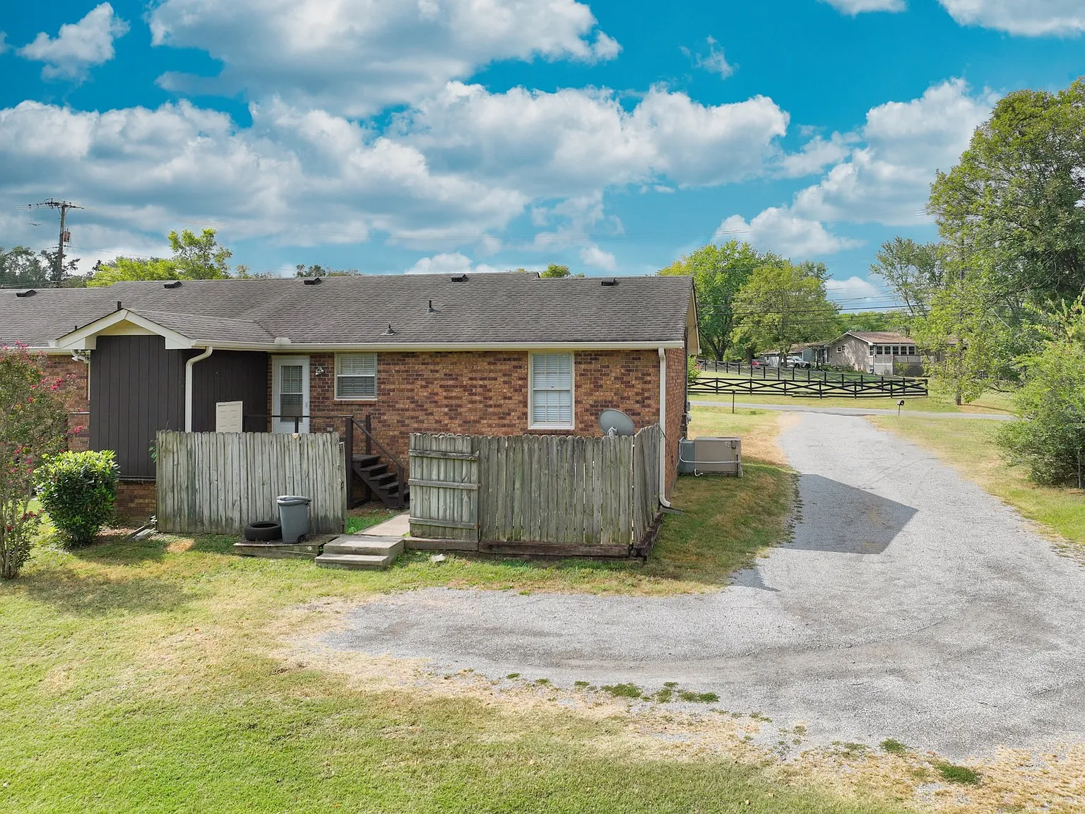 2 bed, 850 sqft, $1,495 — Photo 3
