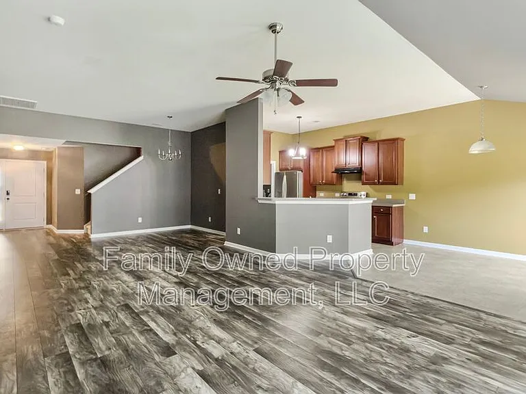 266 Mayfield Dr — Photo 9
